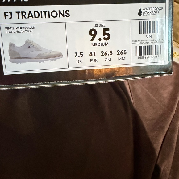 FootJoy Women’s White and Gold Golf Shoes. NWT - Picture 2 of 2